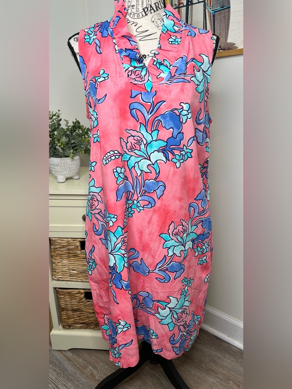 Crown & Ivy Floral Ruffle/V-Neck Dress